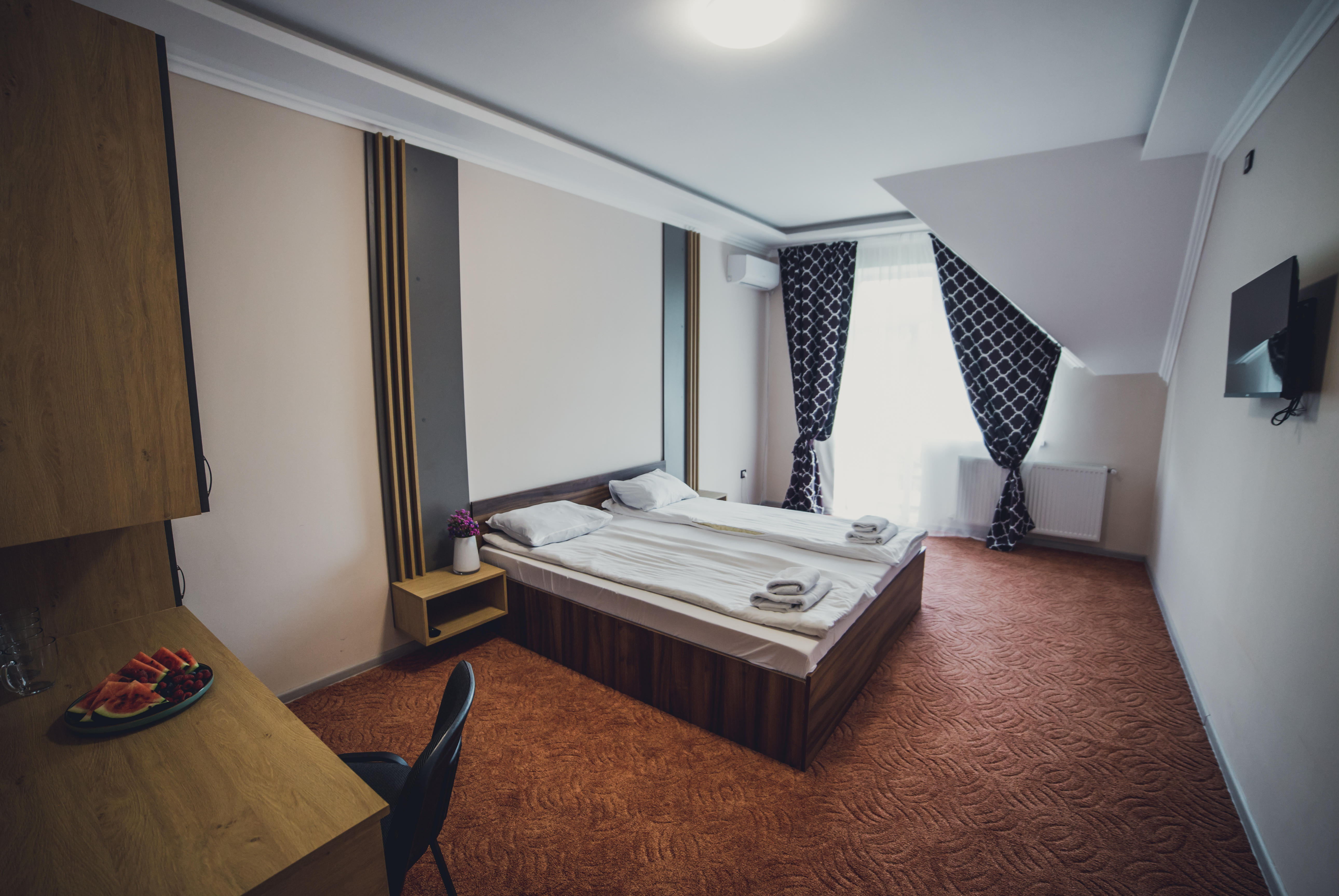 Тримісний мансардний двокімнатний